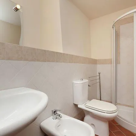 Mit Offenem Schlafboden Und Garten Appartement *