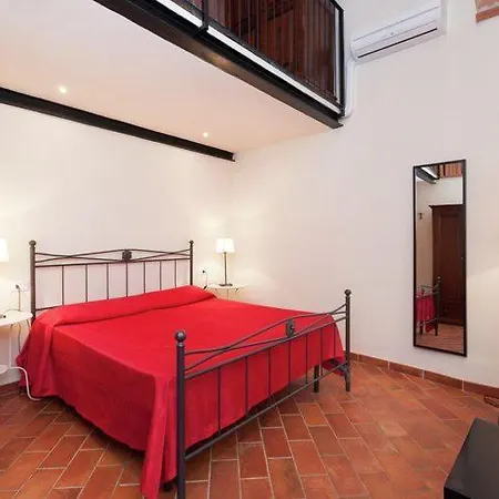 Appartement Mit Offenem Schlafboden Und Garten