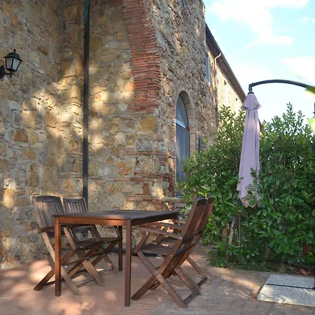 Mit Offenem Schlafboden Und Garten Appartement *