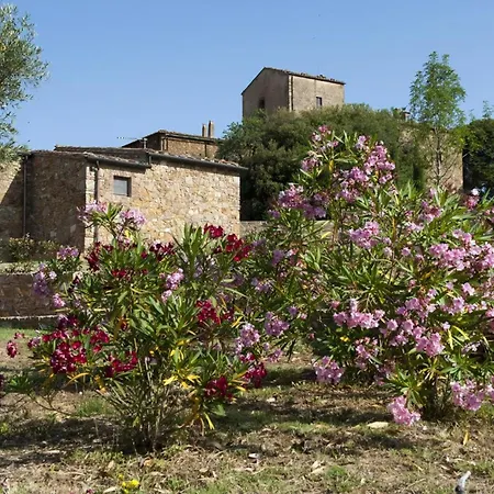Mit Offenem Schlafboden Und Garten